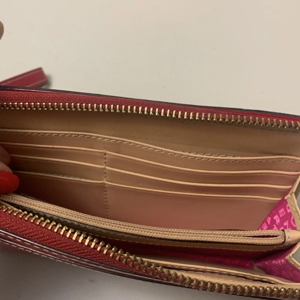 ♠️ Kate Spade Red Leather Wristlet / Wallet Lots of compartmentss fits iPhone ♠